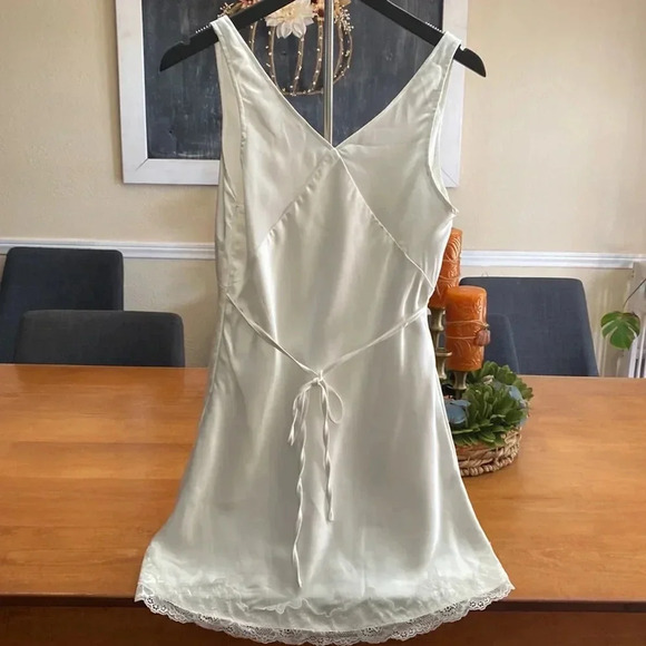 Princess Polly Athenia mini slip dress size 6. - Picture 3 of 9